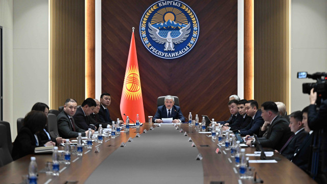 Президенттин Администрациясында   МинКаб төрагасы Адылбек Касымалиевдин жетекчилиги алдында бюрократияны жоюу чараларынын алтынчы пакети каралды